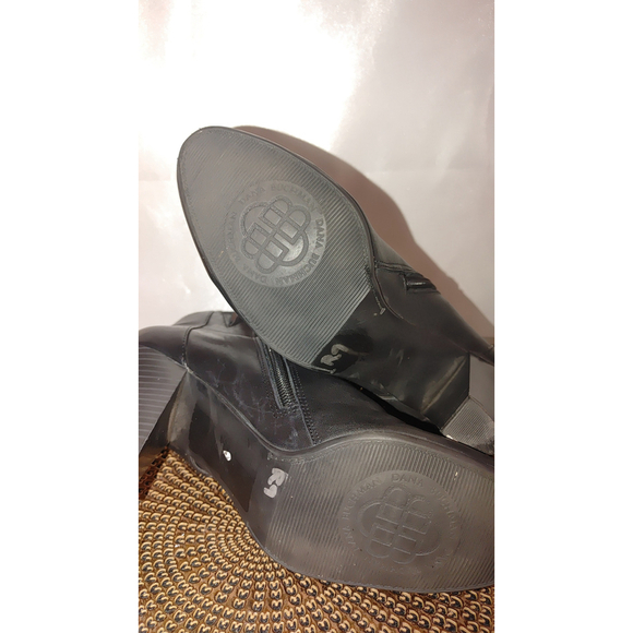 Dana Buchman Dupont Leather Booties Size 6.5M - Picture 8 of 8